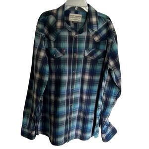 Cody James Western Aparel men’s size M Long sleeve, snaps down, western style .